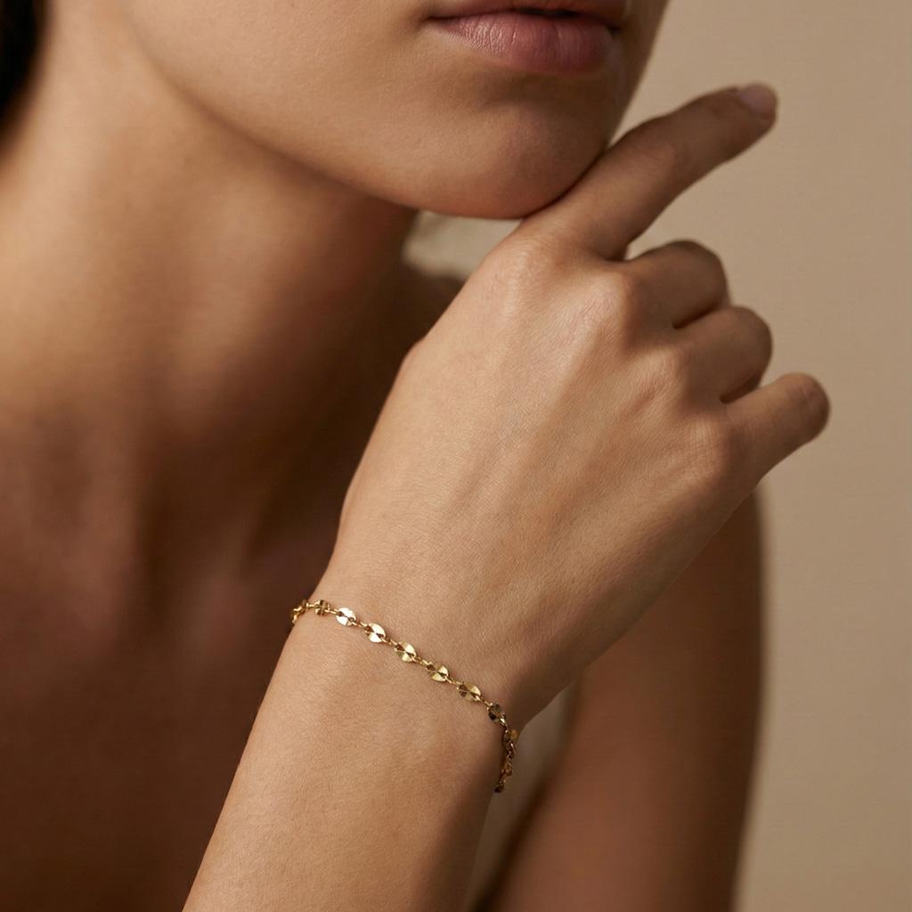 Bracelet chaîne « Elisa » en acier inoxydable doré orné de maillons fins
