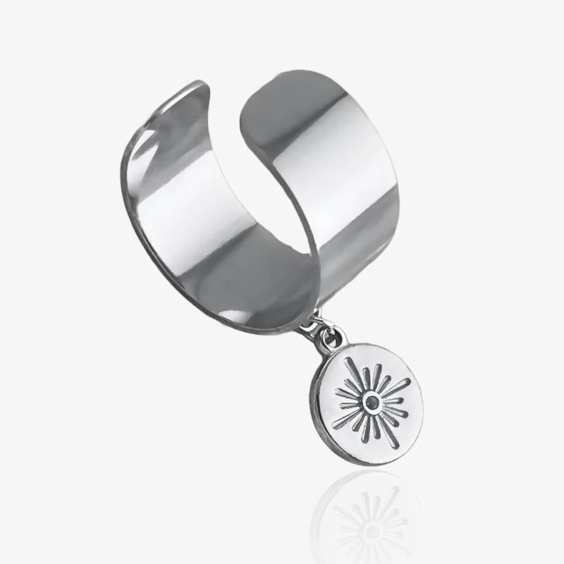 Bague argentée avec pendentif soleil en acier inoxydable
